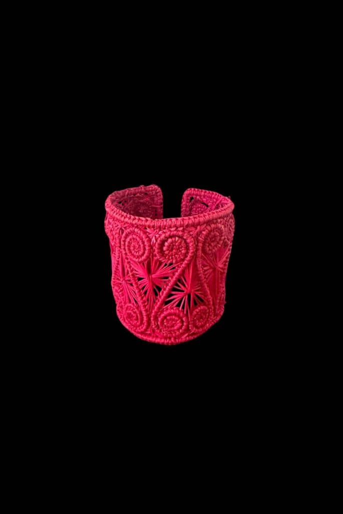 brazalete de palma natural color fucsia (1)